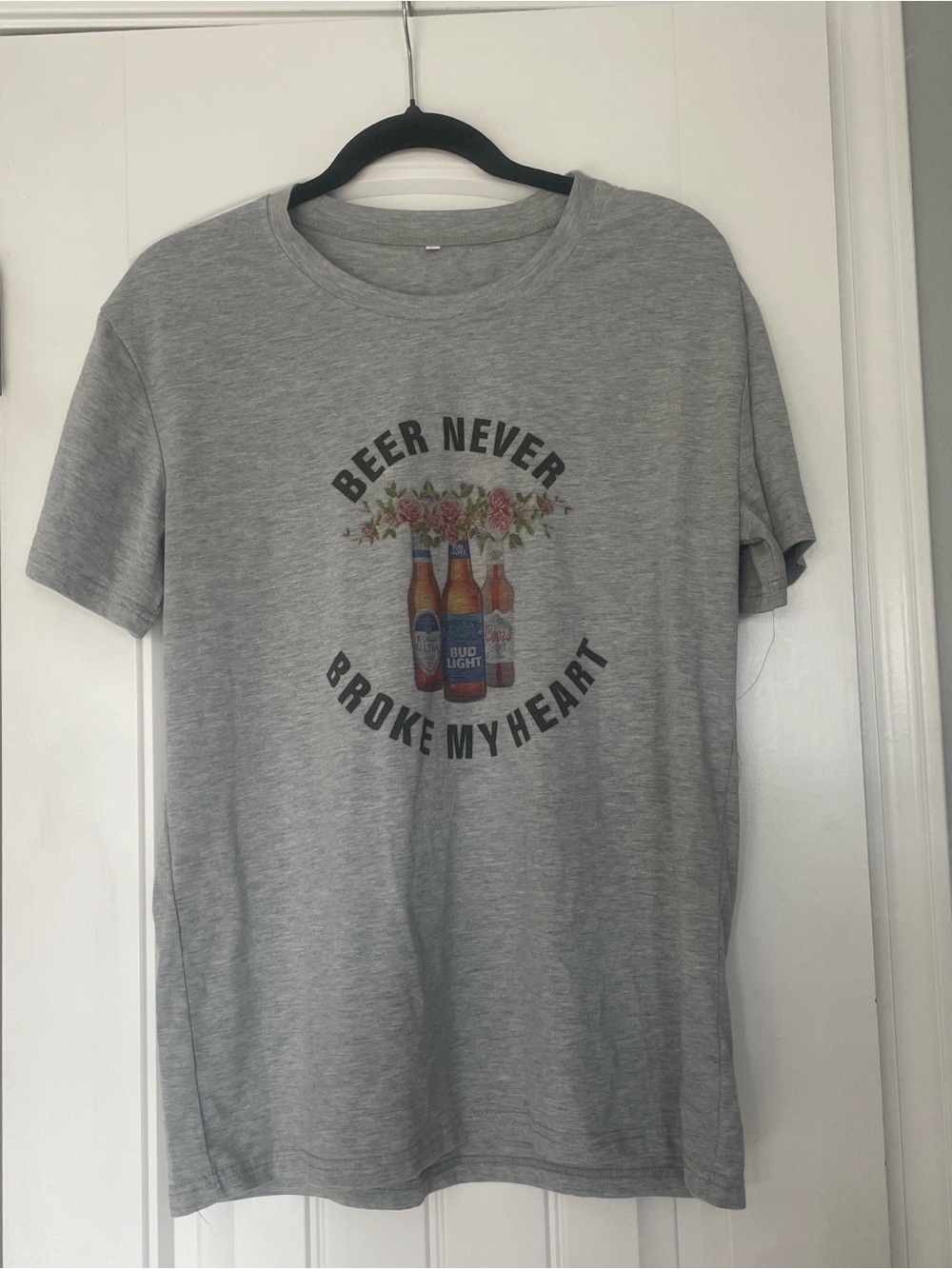 Beer Never Broke My Heart Graphic Tee Large Country Western Concert Shirt